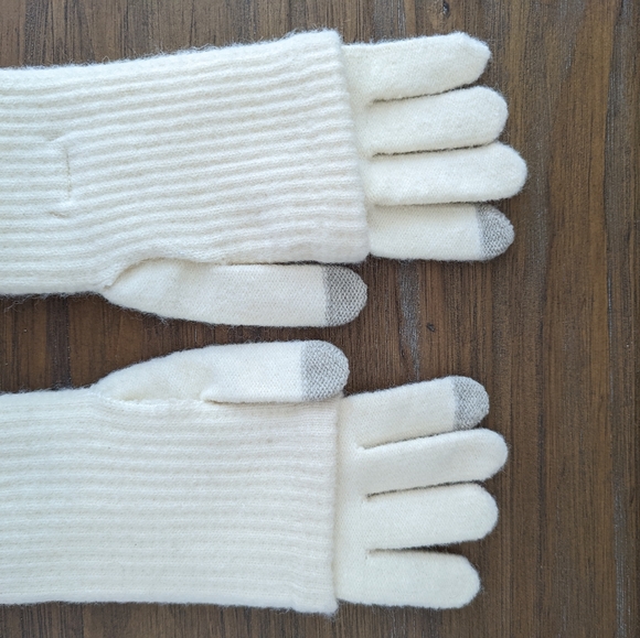 Steve Madden touchscreen women gloves. New without tag - Picture 3 of 4